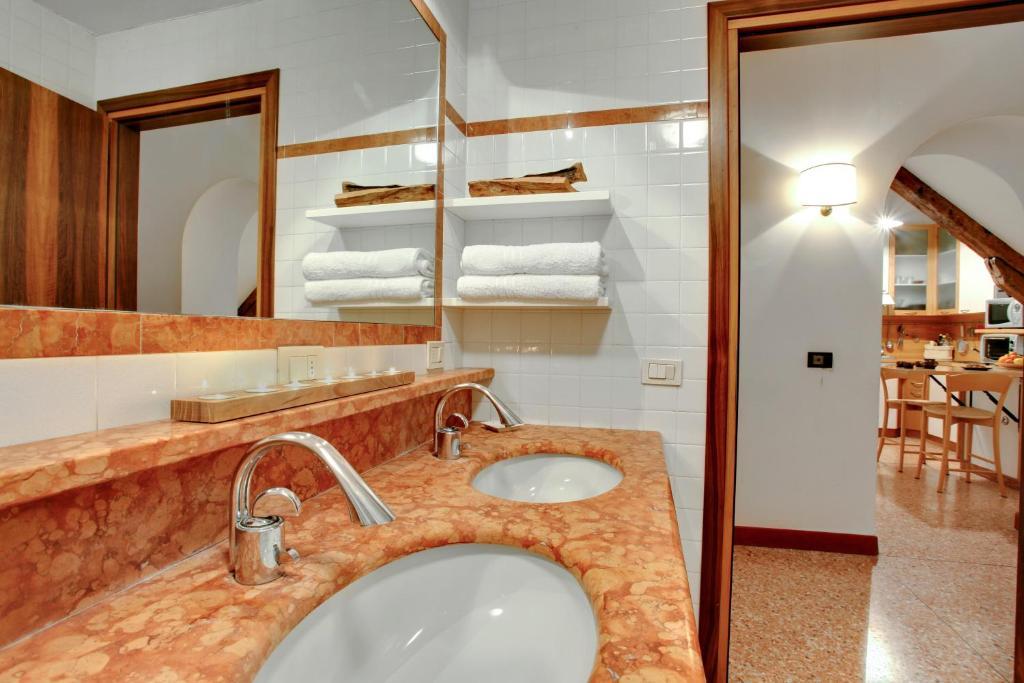 Ca' Cortigiane Suite Venedig Zimmer foto