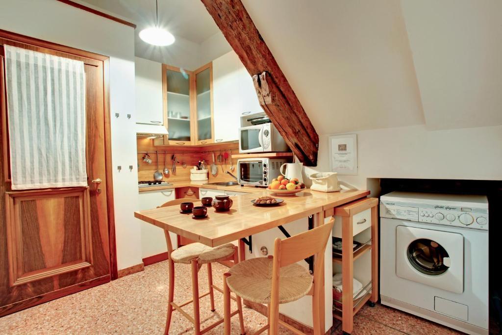 Ca' Cortigiane Suite Venedig Zimmer foto